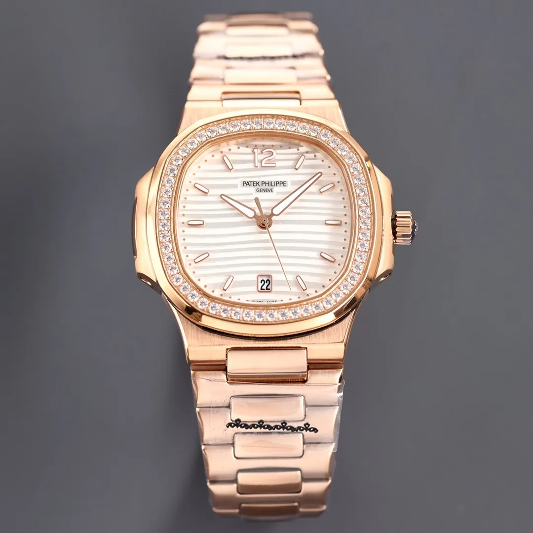 【High-end replica】💰1920! Patek Philippe Nautilus co-branded Tiffany series global limited edition has arrived🔥It is still the Tt factory's professional quality assurance and high cost performance🎈🎈 [PATEK PHILIPPE] Patek Philippe Elegant Sports Series 5711/1A Nautilus, the king of steel watches, the best detoxification solution on the Internet! Details: 1⃣️With customized Citizen 8215 automatic movement. 2⃣️316L customized ergonomic watch strap! 3⃣️The beads in the steel belt are diamond-shaped, which is consistent with the original product. 4⃣️Diameter 40 mm. Wearing 5711/1A not only shows youthful vitality, but also exudes a strong sense of calmness from the inside out. It is a well-deserved "King of Steel Watches"! Tt factory welcomes your tasting!
